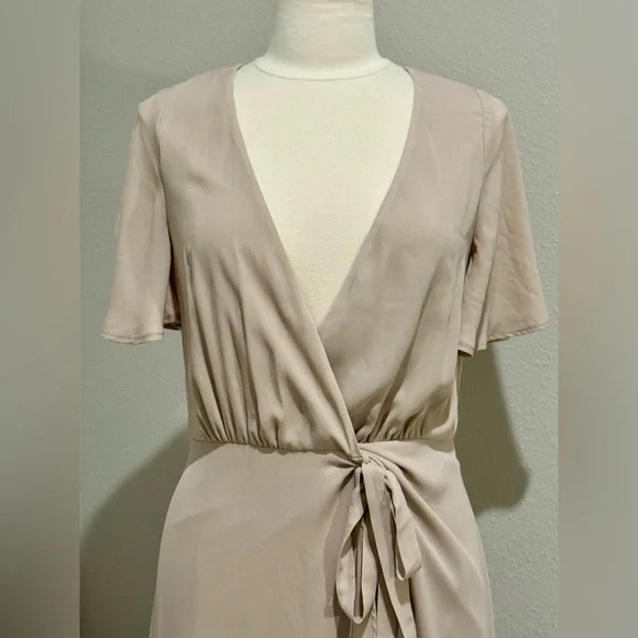 NEW Show Me Your Mumu Sophia Wrap Short Sleeve Bridesmaid Dress Beige Size Small - Picture 7 of 16